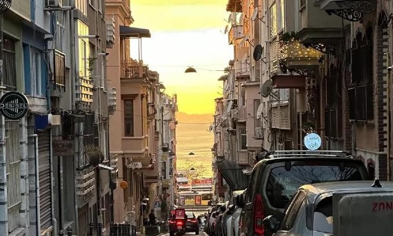 Yeldeğirmeni'nin gün batımları için çağrı